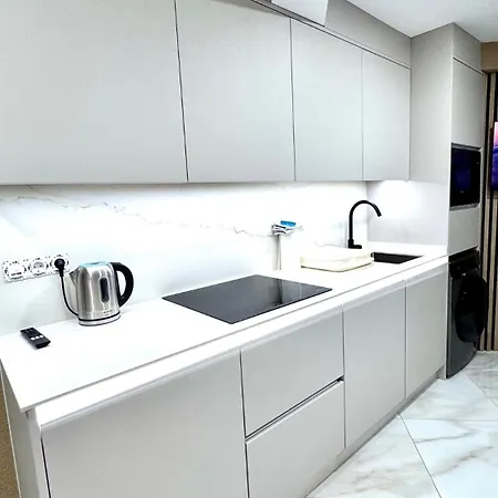 Americas 200a Apartment